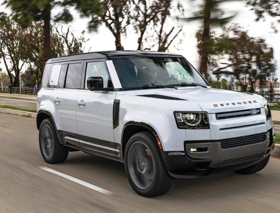 Land Rover Defender 110 for hire in Hoedspruit